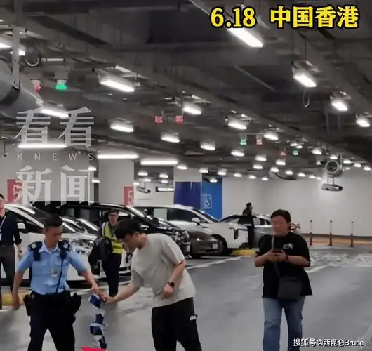 黄金劫案惊现香港机场，足球赛场惊现“黄金战衣”大劫案