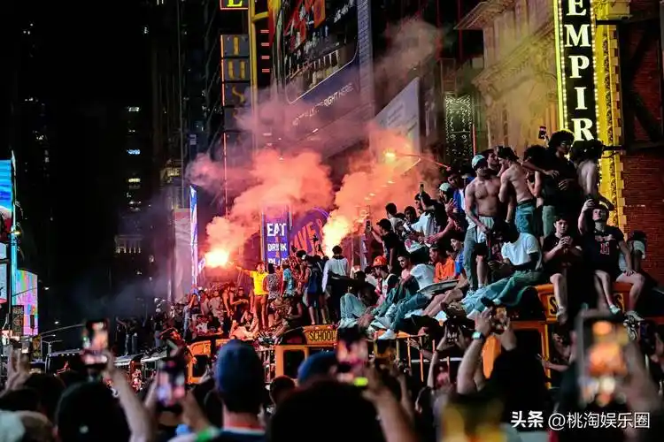 纽约世界杯热度未消，尼克斯游行引爆全城，足球狂欢季即将开启